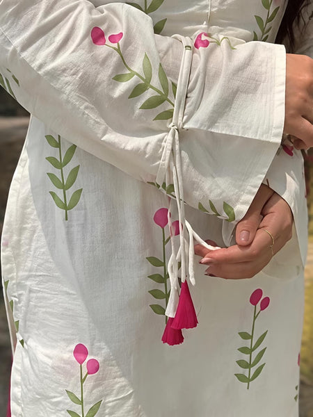 Women’s Ivory White Floral Cotton Kurta Pant Set with Pink Dupatta