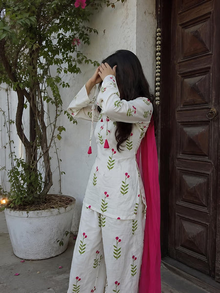 Women’s Ivory White Floral Cotton Kurta Pant Set with Pink Dupatta
